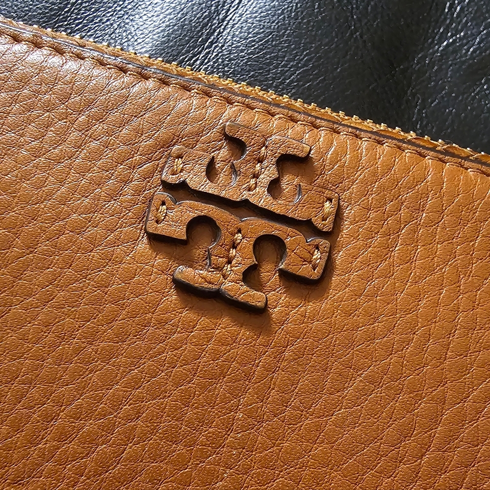 Tory Burch Tan Leather Long Wallet with Tassel EUC - Picture 3 of 16